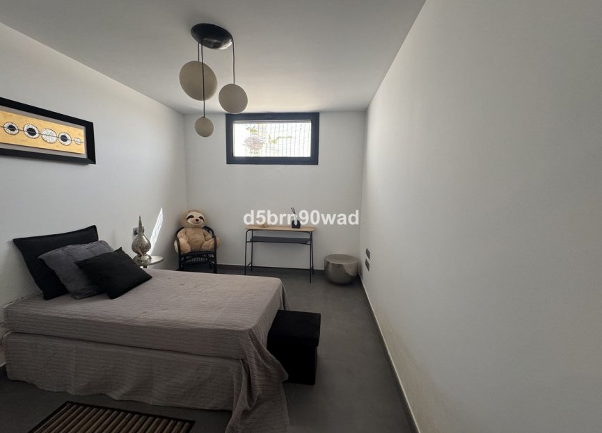 Resale - House - Detached Villa - Estepona - Estepona Centro