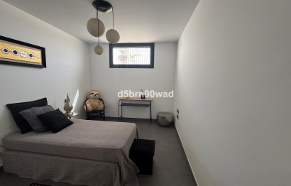 Resale - House - Detached Villa - Estepona - Estepona Centro