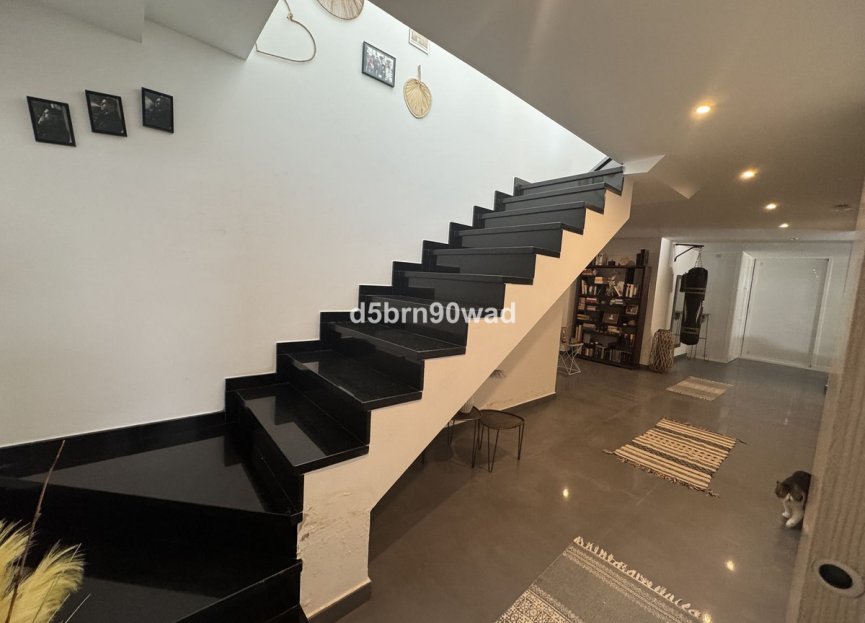 Resale - House - Detached Villa - Estepona - Estepona Centro