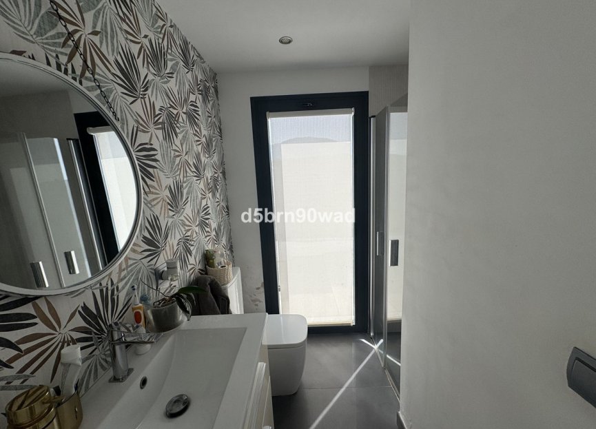 Resale - House - Detached Villa - Estepona - Estepona Centro