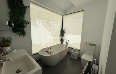 Resale - House - Detached Villa - Estepona - Estepona Centro