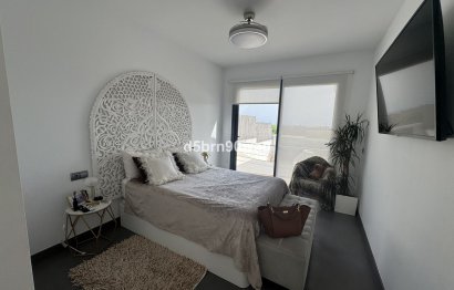 Resale - House - Detached Villa - Estepona - Estepona Centro