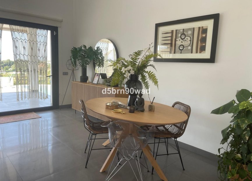 Resale - House - Detached Villa - Estepona - Estepona Centro