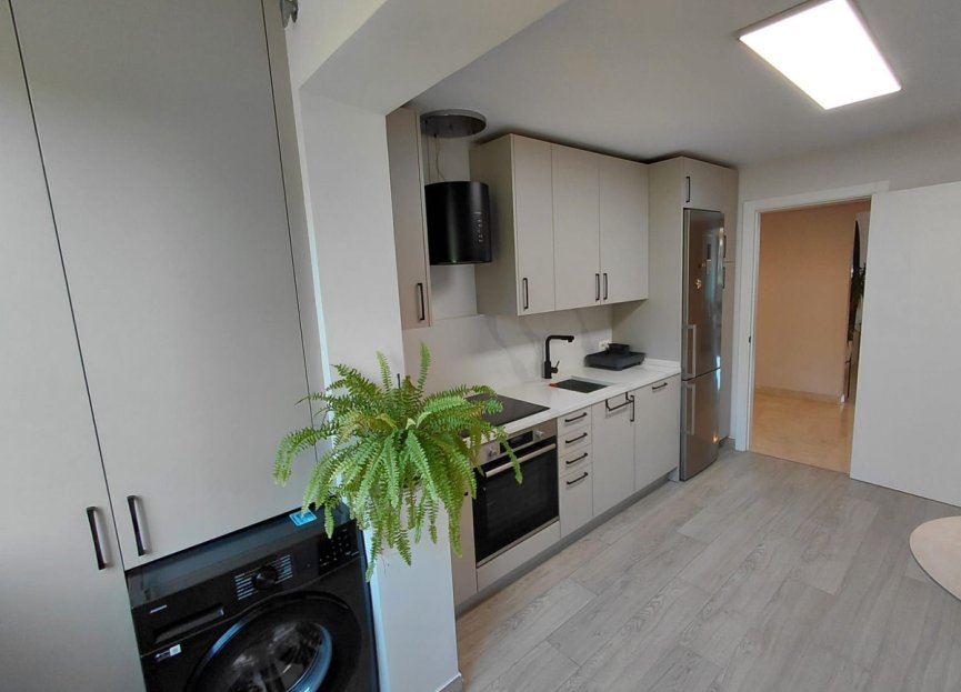 Resale - Apartment - Middle Floor Apartment - Marbella - Marbella Centro