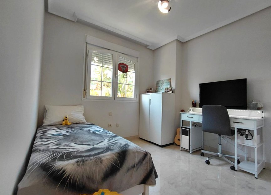 Resale - Apartment - Middle Floor Apartment - Marbella - Marbella Centro