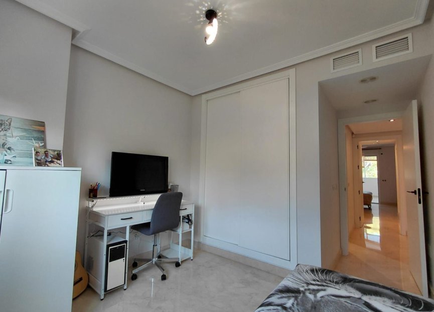 Resale - Apartment - Middle Floor Apartment - Marbella - Marbella Centro