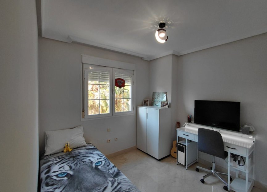 Resale - Apartment - Middle Floor Apartment - Marbella - Marbella Centro