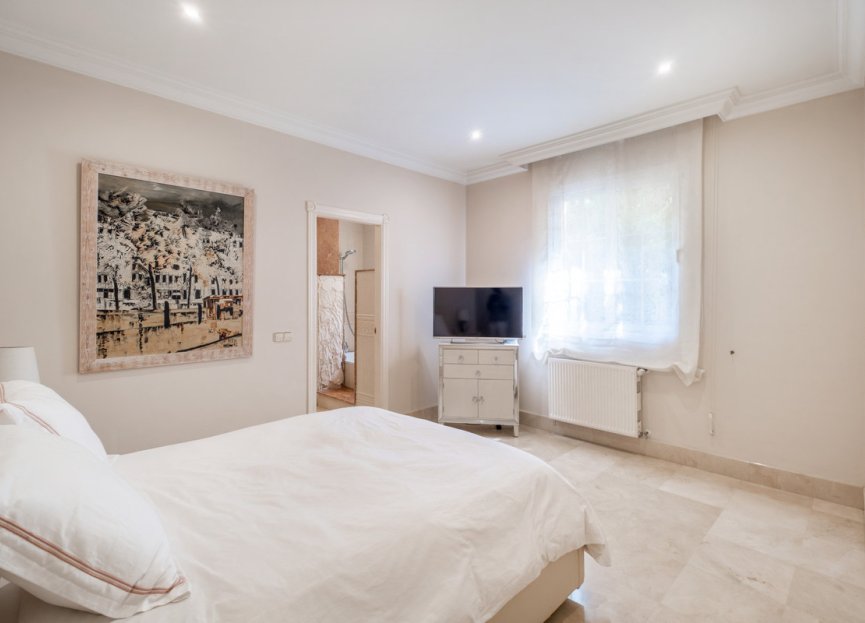 Reventa - House - Detached Villa - Benahavís - Benahavís Centro