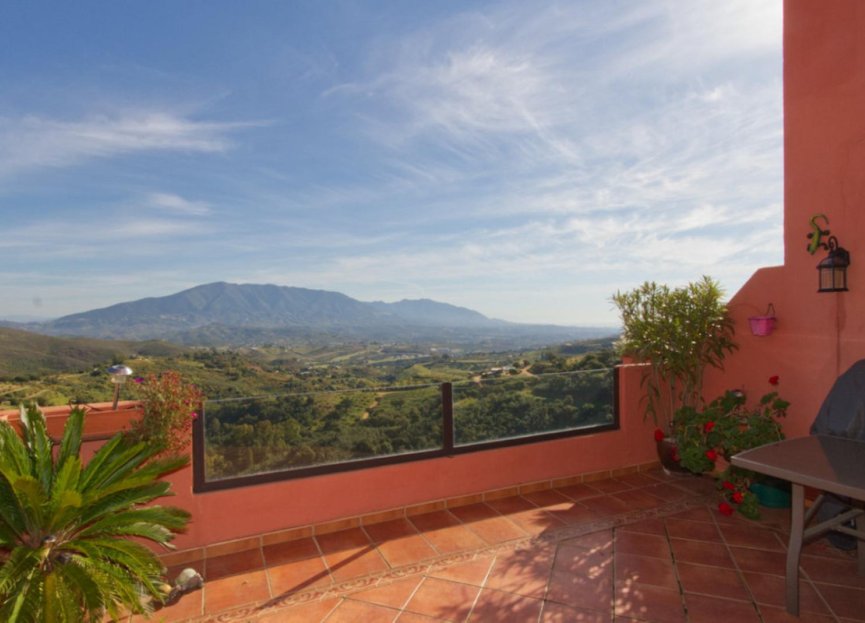 Resale - Apartment - Middle Floor Apartment - Marbella - La Mairena