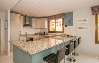 Resale - Apartment - Middle Floor Apartment - Marbella - La Mairena