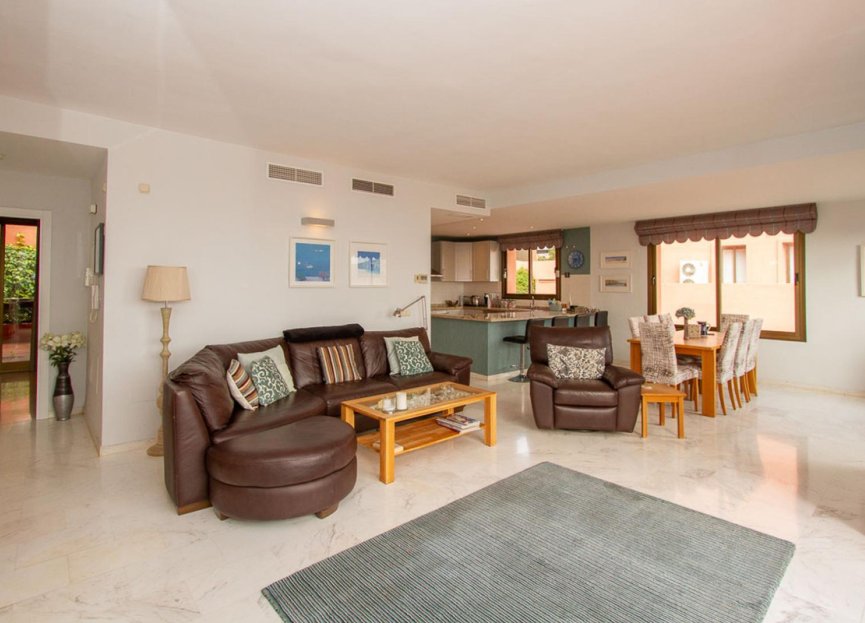 Resale - Apartment - Middle Floor Apartment - Marbella - La Mairena