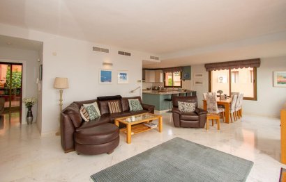 Resale - Apartment - Middle Floor Apartment - Marbella - La Mairena