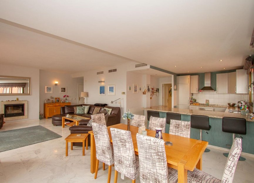 Resale - Apartment - Middle Floor Apartment - Marbella - La Mairena