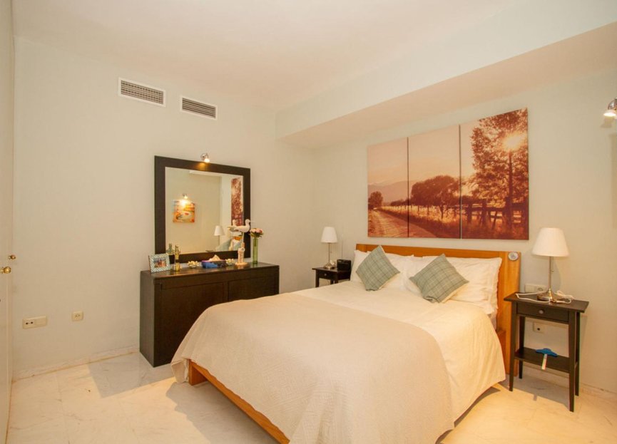 Resale - Apartment - Middle Floor Apartment - Marbella - La Mairena