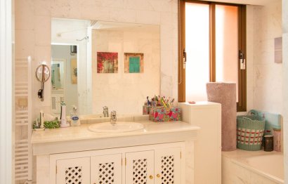 Resale - Apartment - Middle Floor Apartment - Marbella - La Mairena