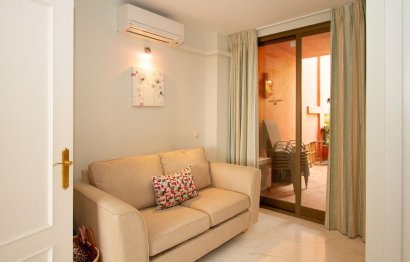 Resale - Apartment - Middle Floor Apartment - Marbella - La Mairena