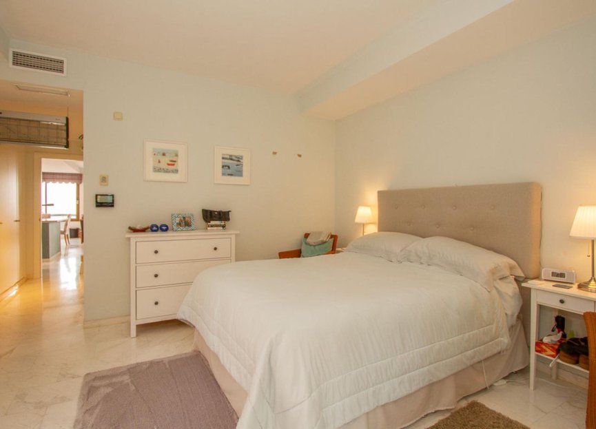 Resale - Apartment - Middle Floor Apartment - Marbella - La Mairena