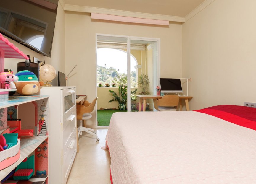 Resale - Apartment - Middle Floor Apartment - Benahavís - La Quinta