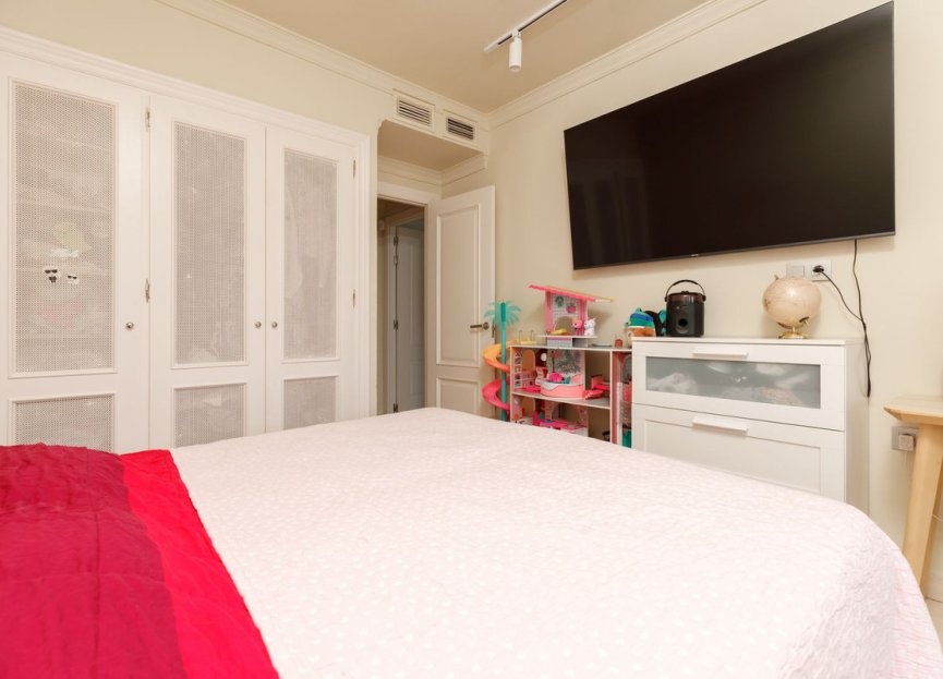 Resale - Apartment - Middle Floor Apartment - Benahavís - La Quinta