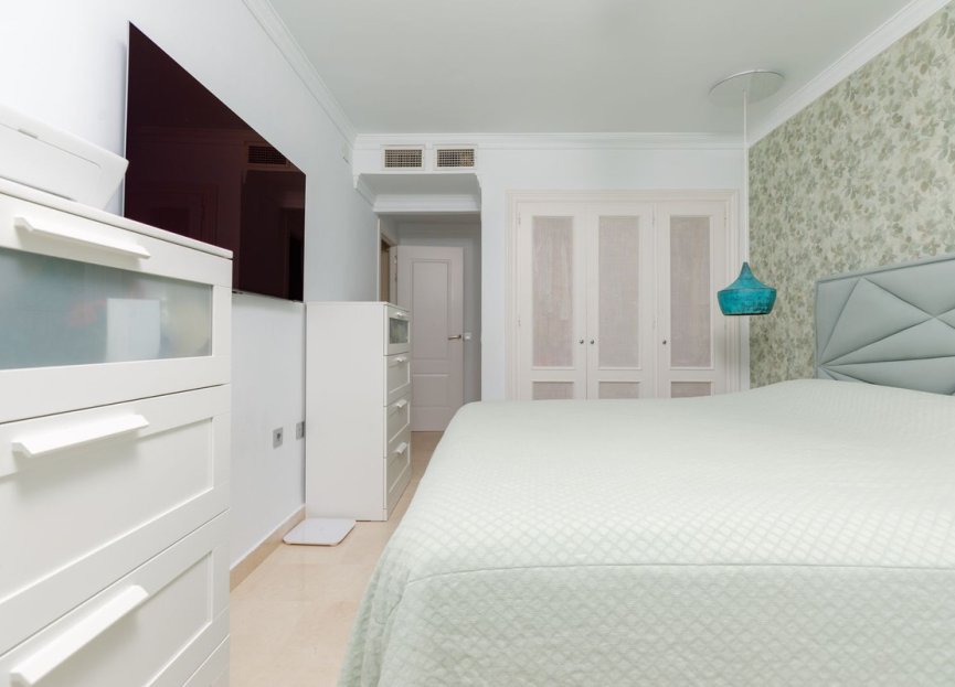 Resale - Apartment - Middle Floor Apartment - Benahavís - La Quinta