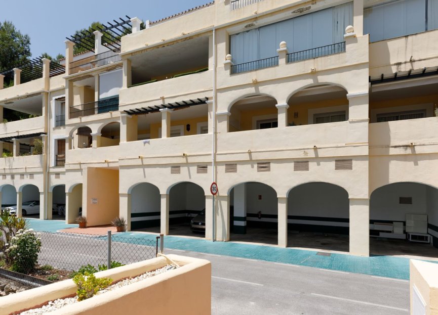 Resale - Apartment - Middle Floor Apartment - Benahavís - La Quinta