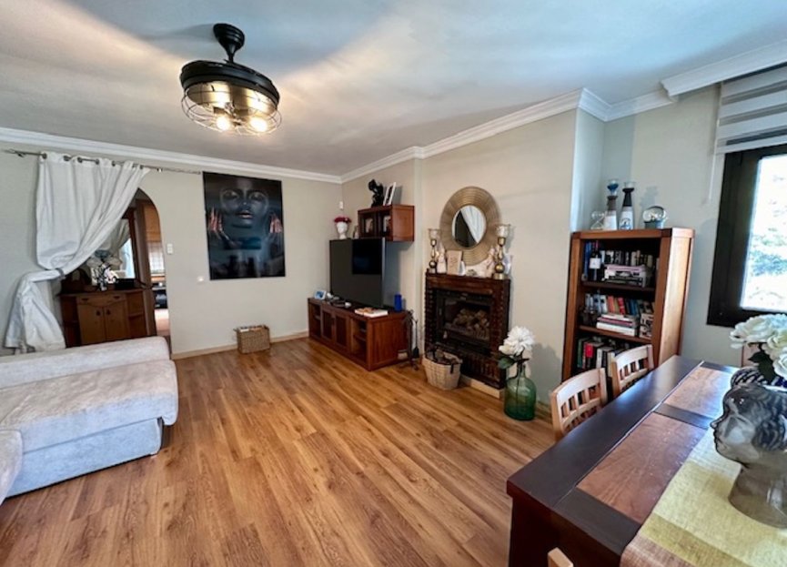 Resale - Apartment - Top Floor Apartment - Estepona - Estepona Centro