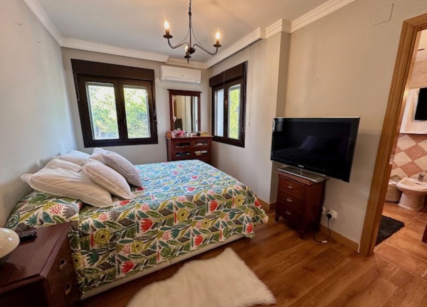 Resale - Apartment - Top Floor Apartment - Estepona - Estepona Centro