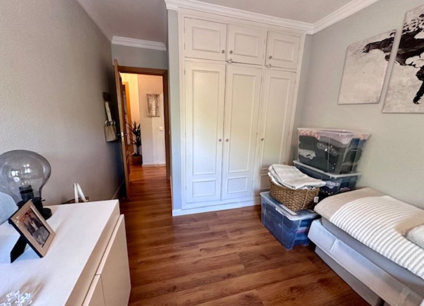 Resale - Apartment - Top Floor Apartment - Estepona - Estepona Centro