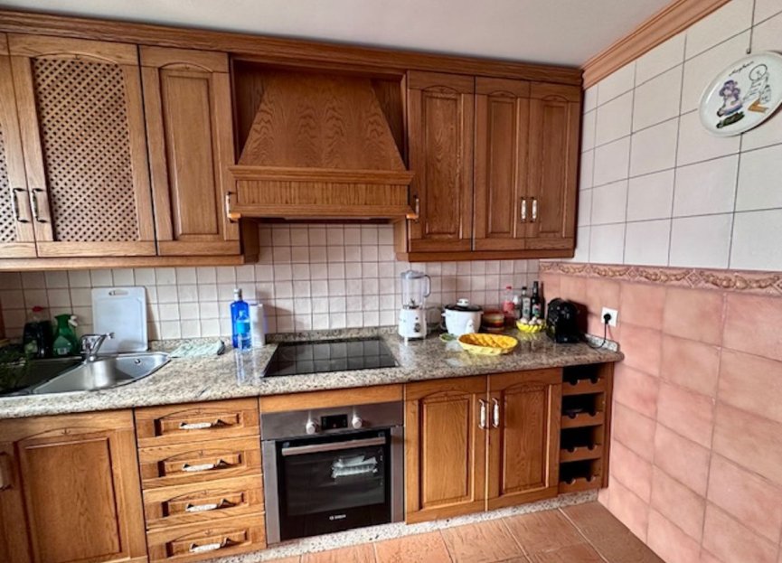 Resale - Apartment - Top Floor Apartment - Estepona - Estepona Centro