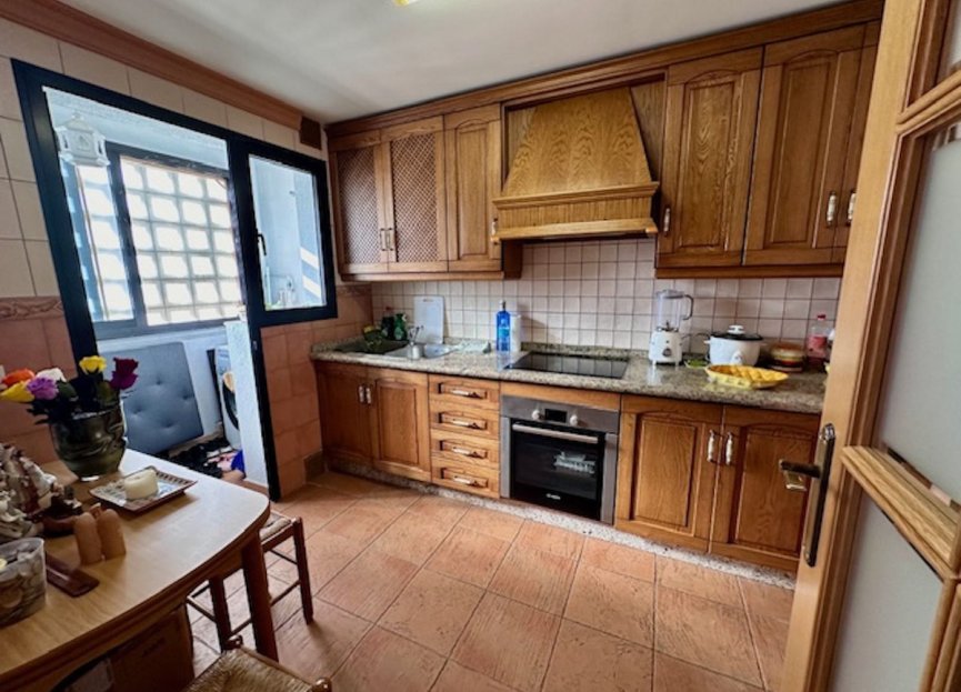 Resale - Apartment - Top Floor Apartment - Estepona - Estepona Centro