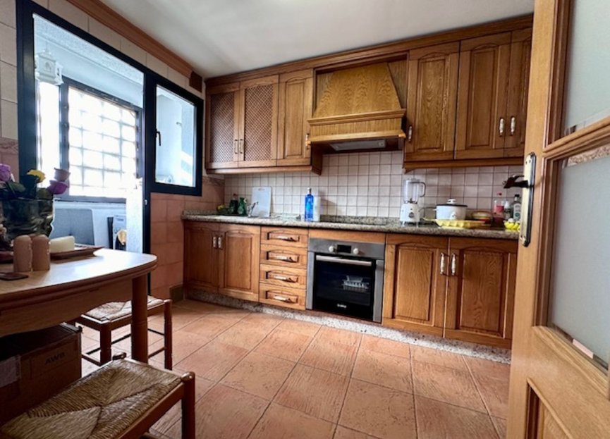 Resale - Apartment - Top Floor Apartment - Estepona - Estepona Centro