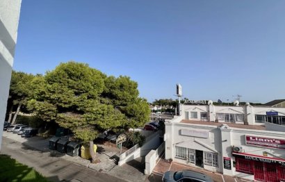Resale - Apartment - Top Floor Apartment - Estepona - Estepona Centro