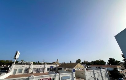 Resale - Apartment - Top Floor Apartment - Estepona - Estepona Centro