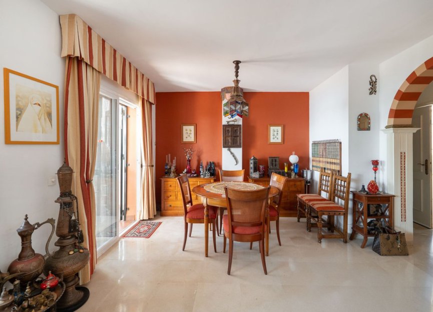 Resale - House - Townhouse - Casares - Casares Centro