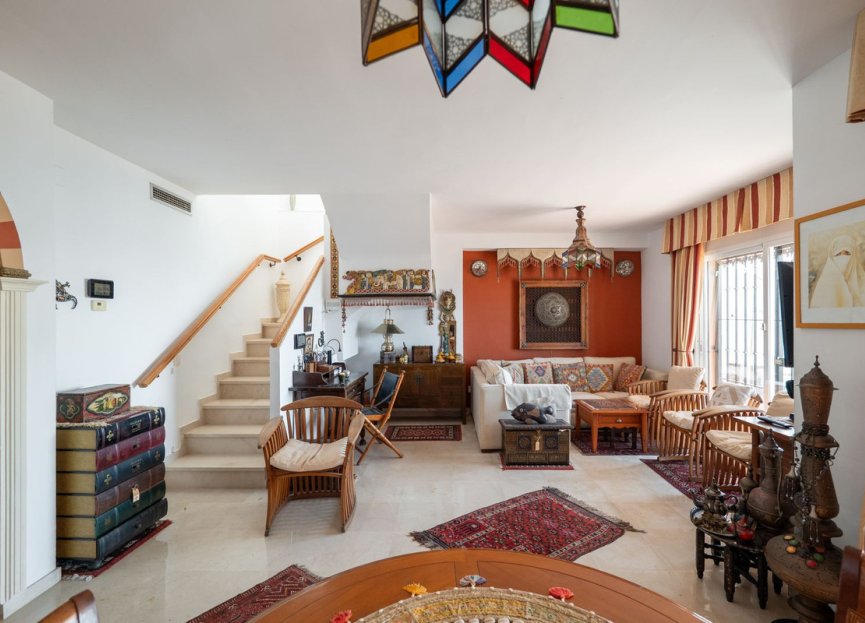 Resale - House - Townhouse - Casares - Casares Centro