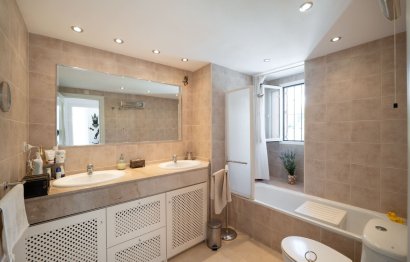 Resale - House - Townhouse - Casares - Casares Centro