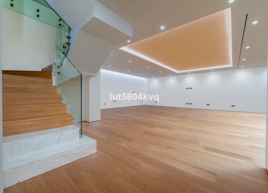 Resale - Ground floor apartment - Marbella - The Golden Mile