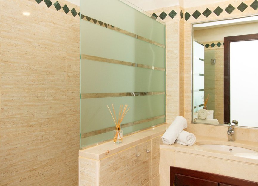 Resale - Ground floor apartment - Marbella - La Mairena