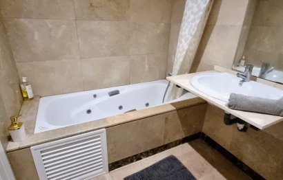 Resale - Apartment - Middle Floor Apartment - Manilva - La Duquesa