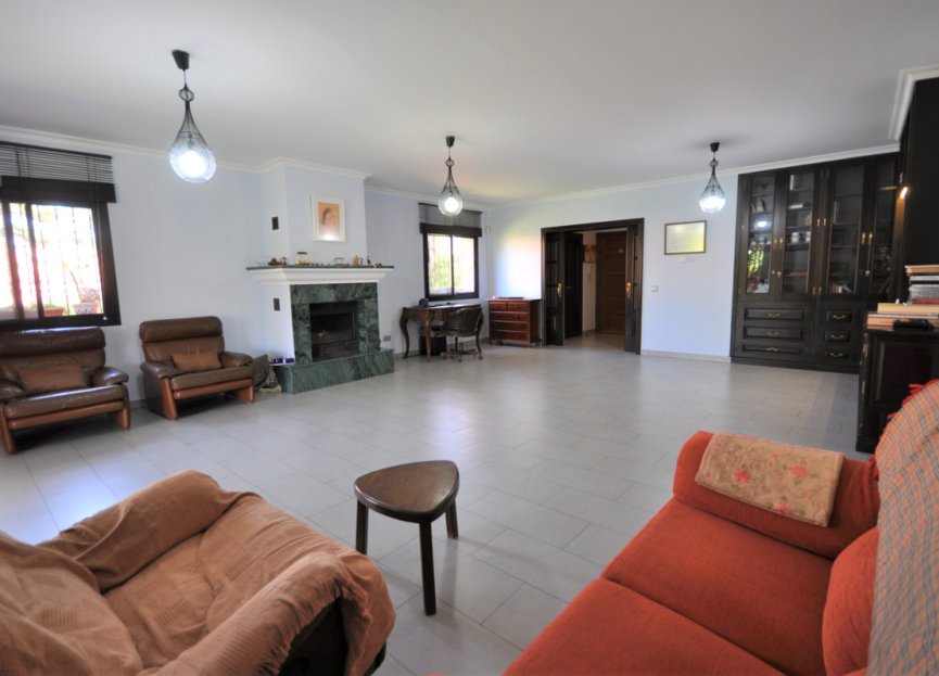 Resale - House - Detached Villa - Casares - Casares Playa