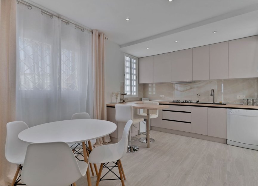 Resale - Apartment - Penthouse - Estepona - Bel Air