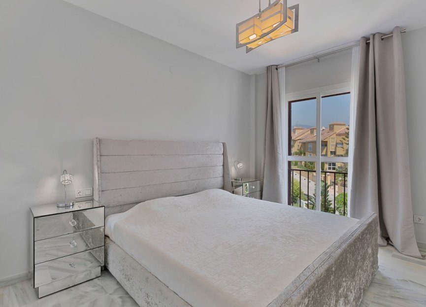 Resale - Apartment - Penthouse - Estepona - Bel Air