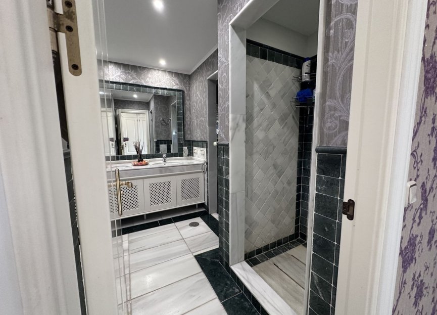 Resale - Apartment - Middle Floor Apartment - Marbella - The Golden Mile