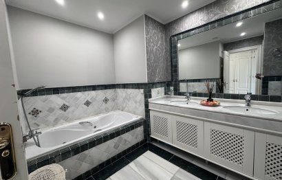 Resale - Apartment - Middle Floor Apartment - Marbella - The Golden Mile