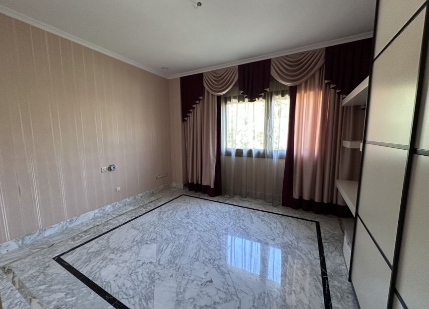 Resale - Apartment - Middle Floor Apartment - Marbella - The Golden Mile