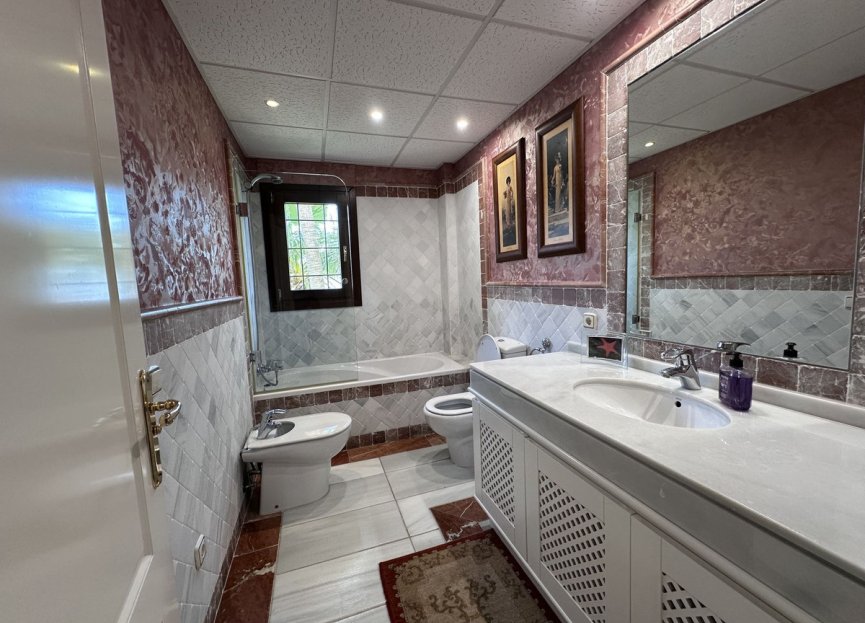 Resale - Apartment - Middle Floor Apartment - Marbella - The Golden Mile