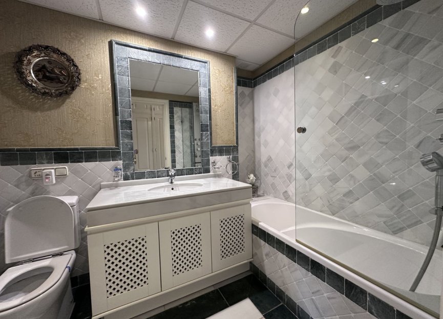 Resale - Apartment - Middle Floor Apartment - Marbella - The Golden Mile