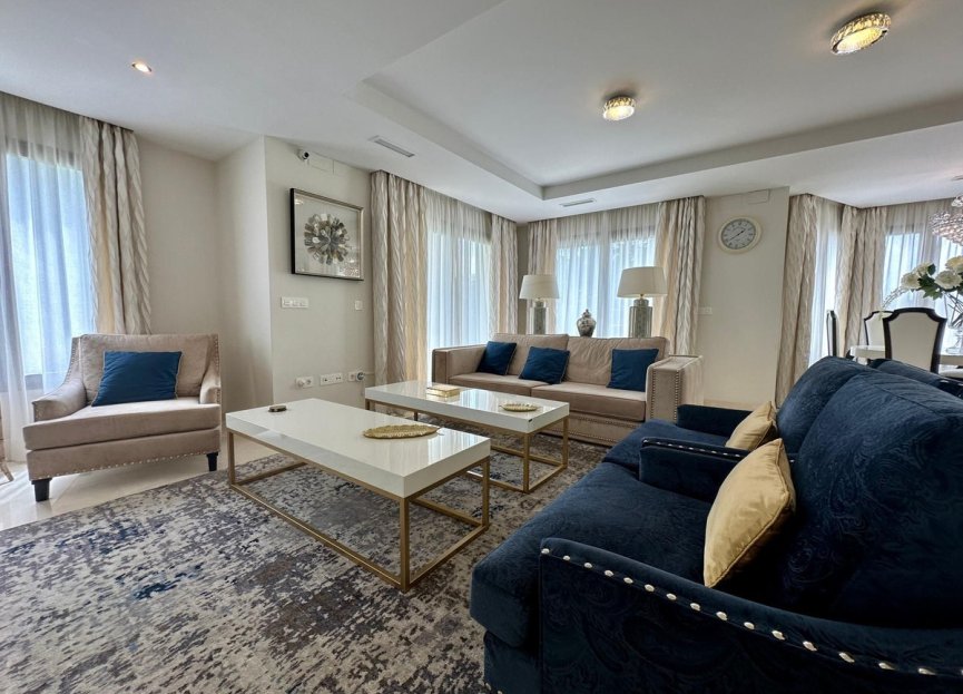 Resale - House - Detached Villa - Marbella - Marbella Centro