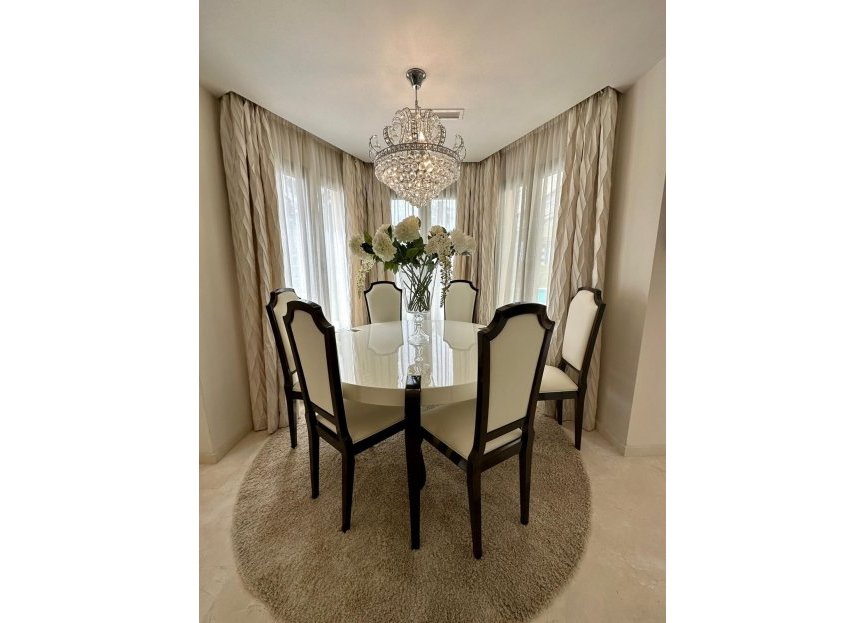 Resale - House - Detached Villa - Marbella - Marbella Centro