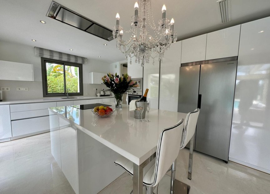 Resale - House - Detached Villa - Marbella - Marbella Centro